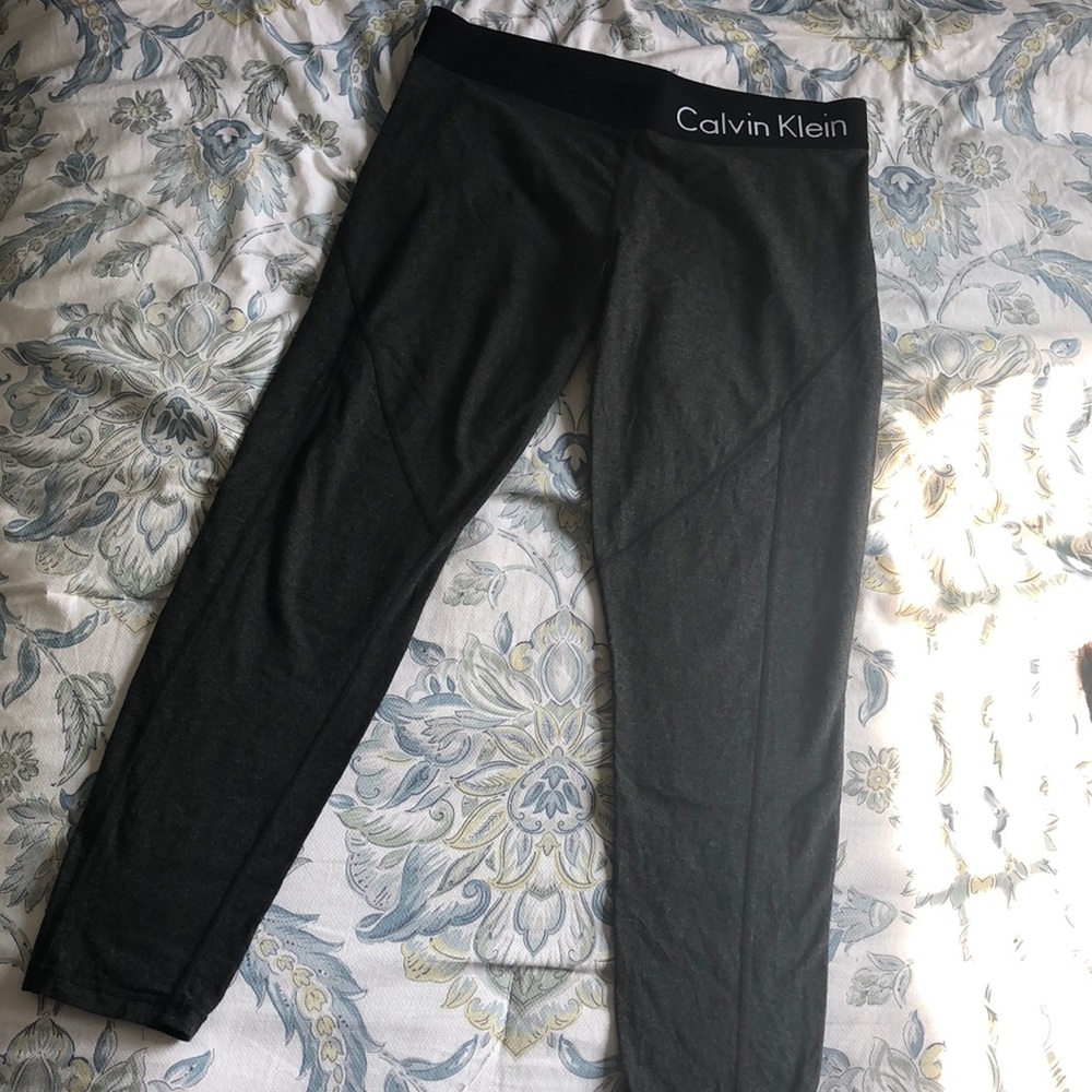 Charcoal gray leggings